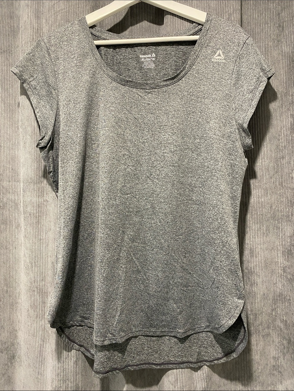 Reebok Soft Heather Gray Women's Performance Scoop Neck Cap Sleeve Tee